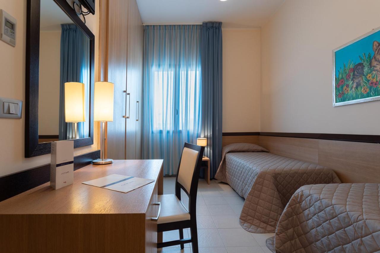 פורטו צ'זראו Club Azzurro Hotel & Resort מראה חיצוני תמונה