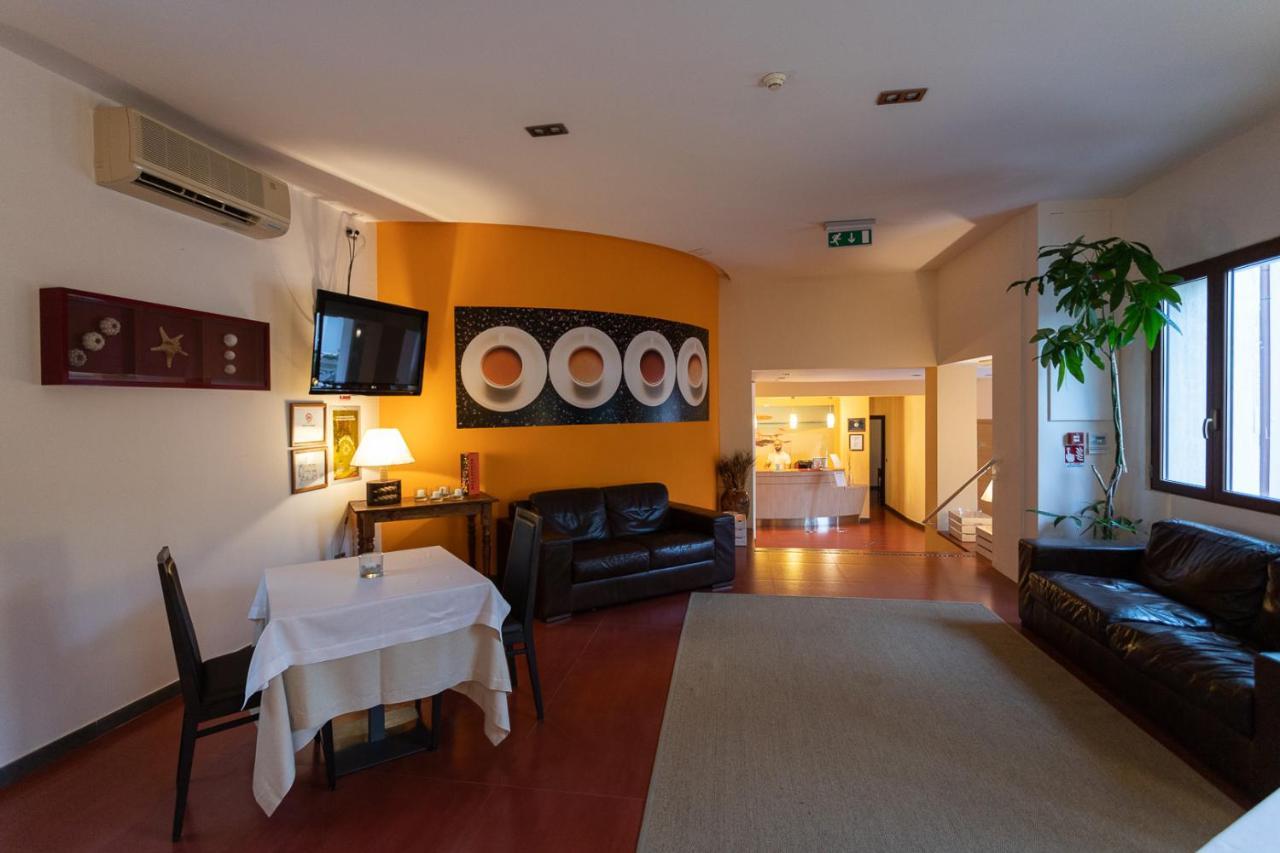 פורטו צ'זראו Club Azzurro Hotel & Resort מראה חיצוני תמונה