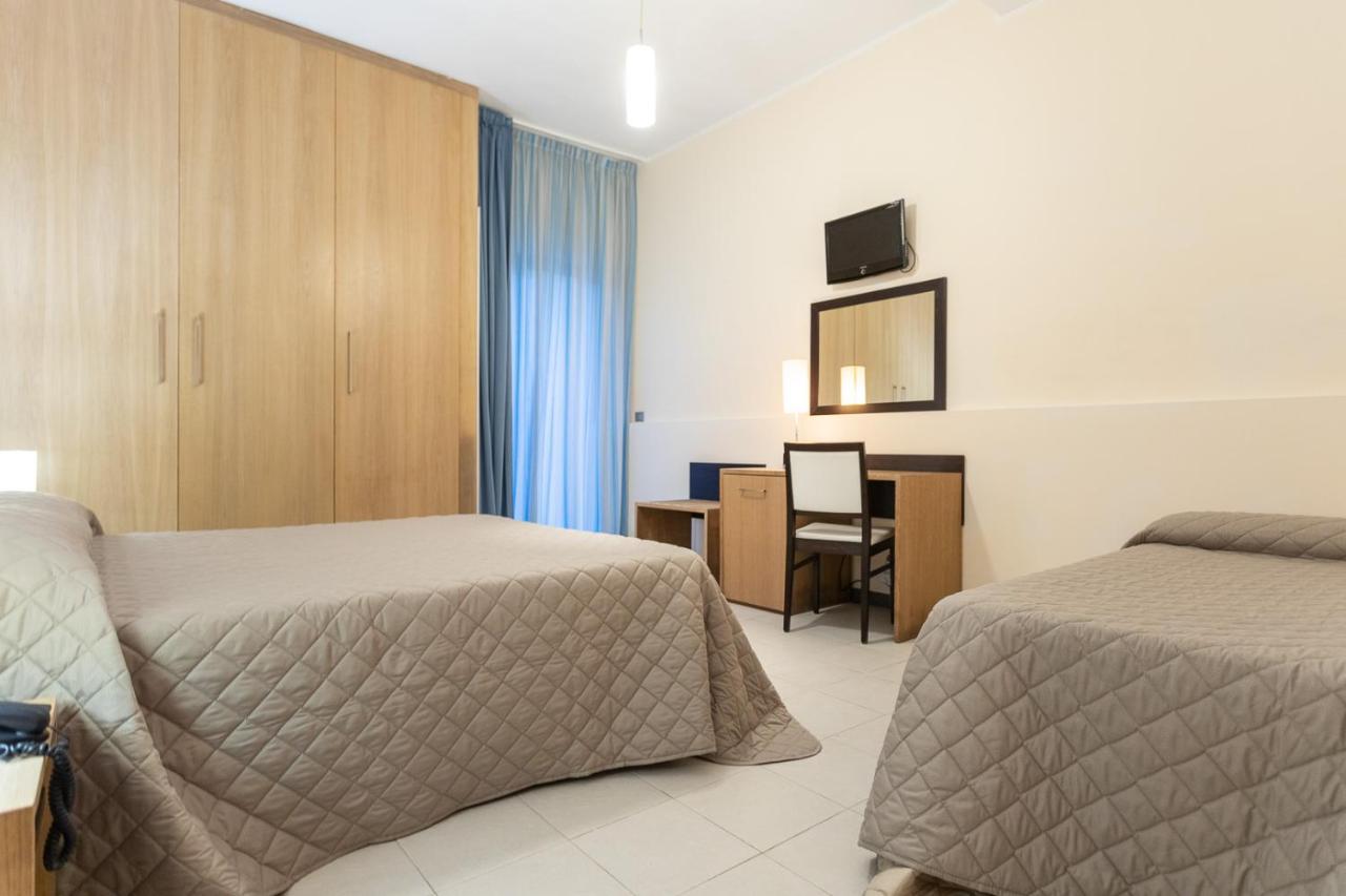 פורטו צ'זראו Club Azzurro Hotel & Resort מראה חיצוני תמונה