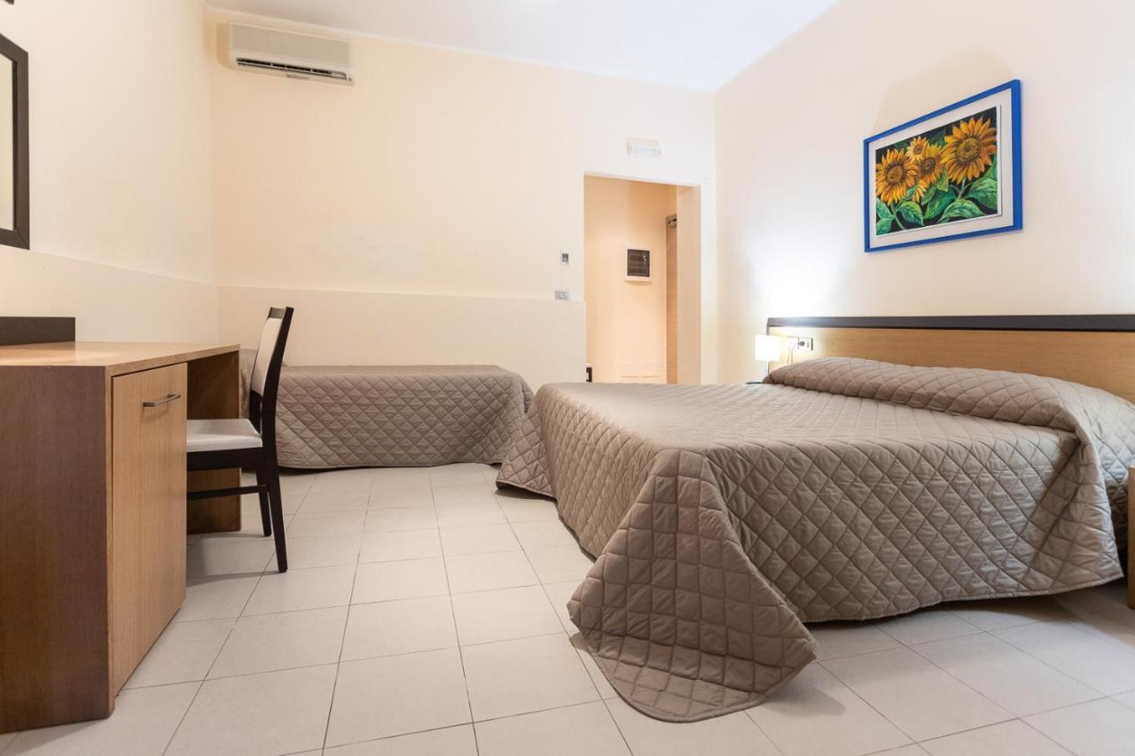 פורטו צ'זראו Club Azzurro Hotel & Resort מראה חיצוני תמונה