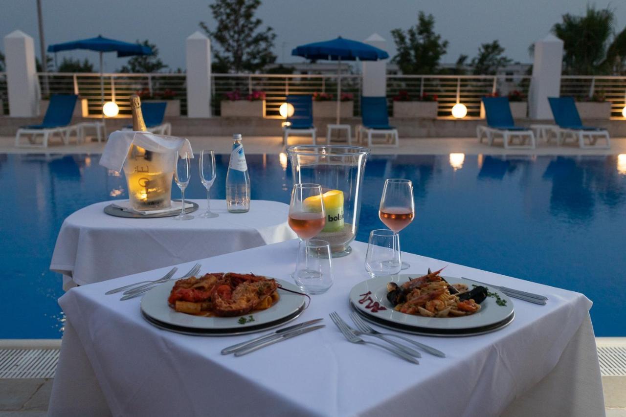 פורטו צ'זראו Club Azzurro Hotel & Resort מראה חיצוני תמונה