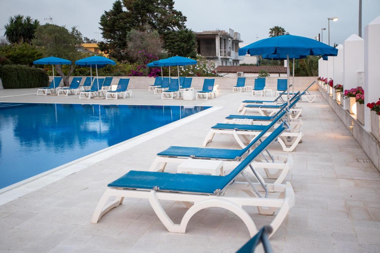 פורטו צ'זראו Club Azzurro Hotel & Resort מראה חיצוני תמונה