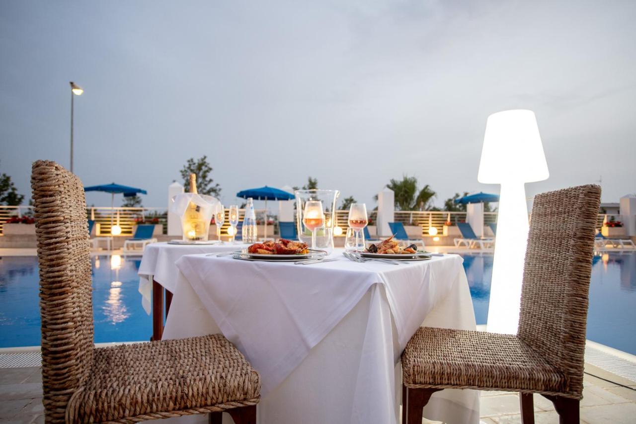 פורטו צ'זראו Club Azzurro Hotel & Resort מראה חיצוני תמונה