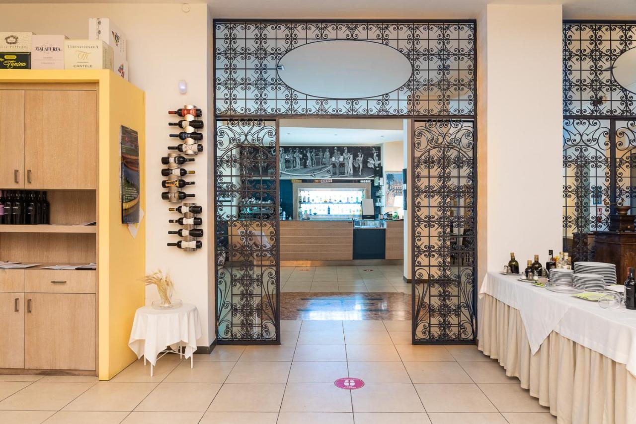 פורטו צ'זראו Club Azzurro Hotel & Resort מראה חיצוני תמונה