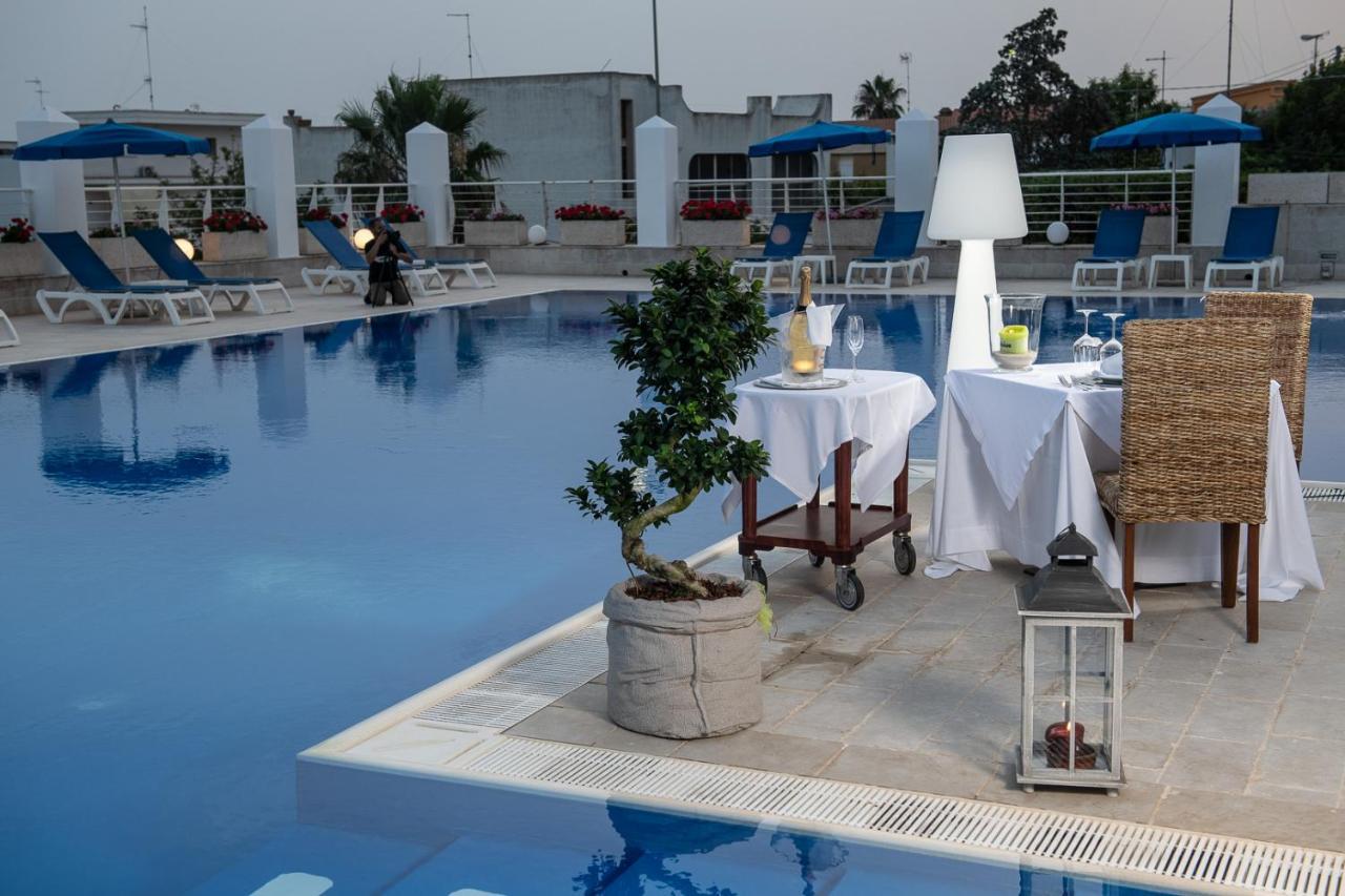 פורטו צ'זראו Club Azzurro Hotel & Resort מראה חיצוני תמונה