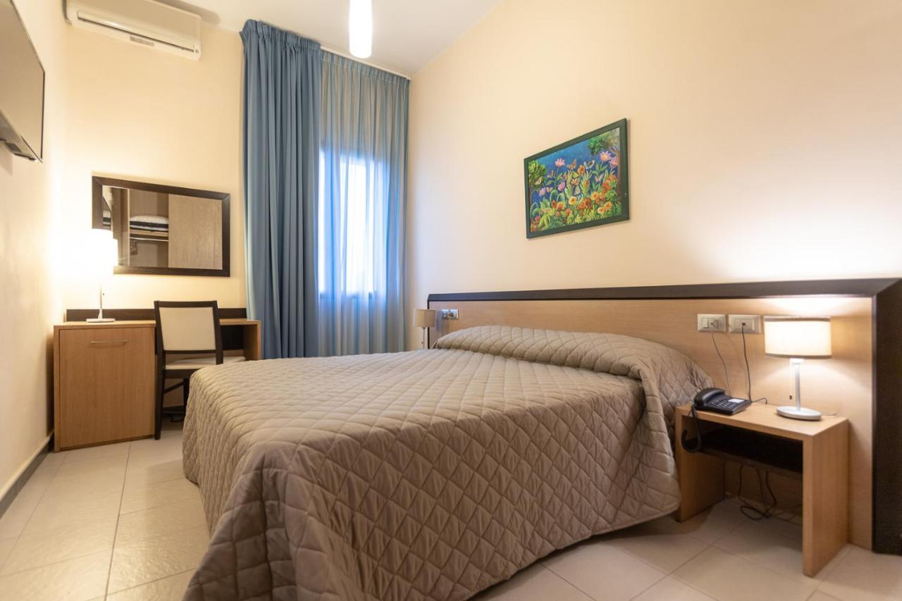 פורטו צ'זראו Club Azzurro Hotel & Resort מראה חיצוני תמונה