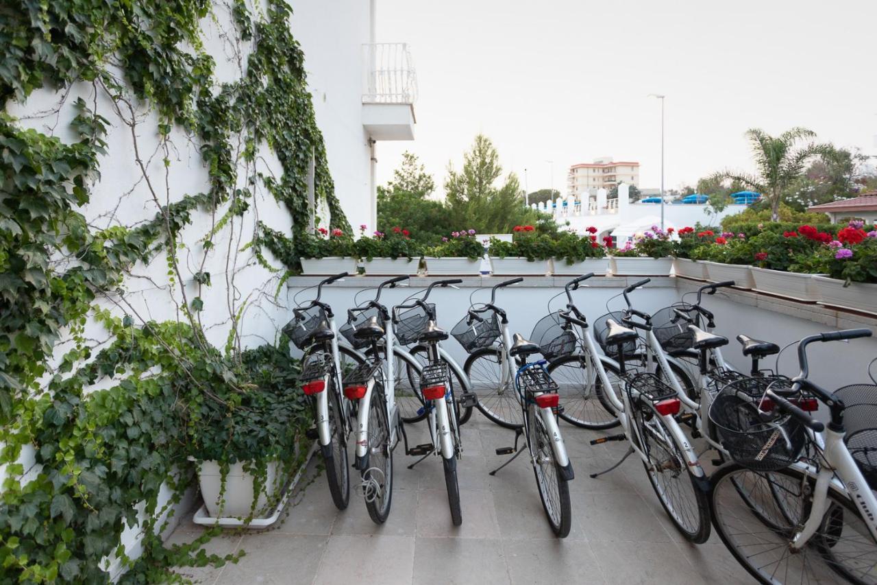 פורטו צ'זראו Club Azzurro Hotel & Resort מראה חיצוני תמונה