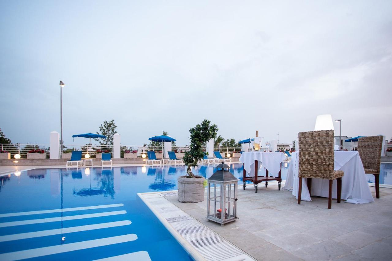 פורטו צ'זראו Club Azzurro Hotel & Resort מראה חיצוני תמונה