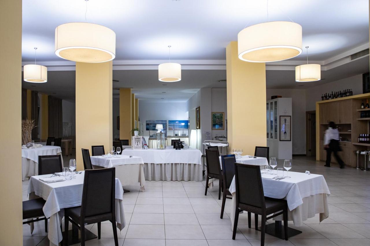 פורטו צ'זראו Club Azzurro Hotel & Resort מראה חיצוני תמונה