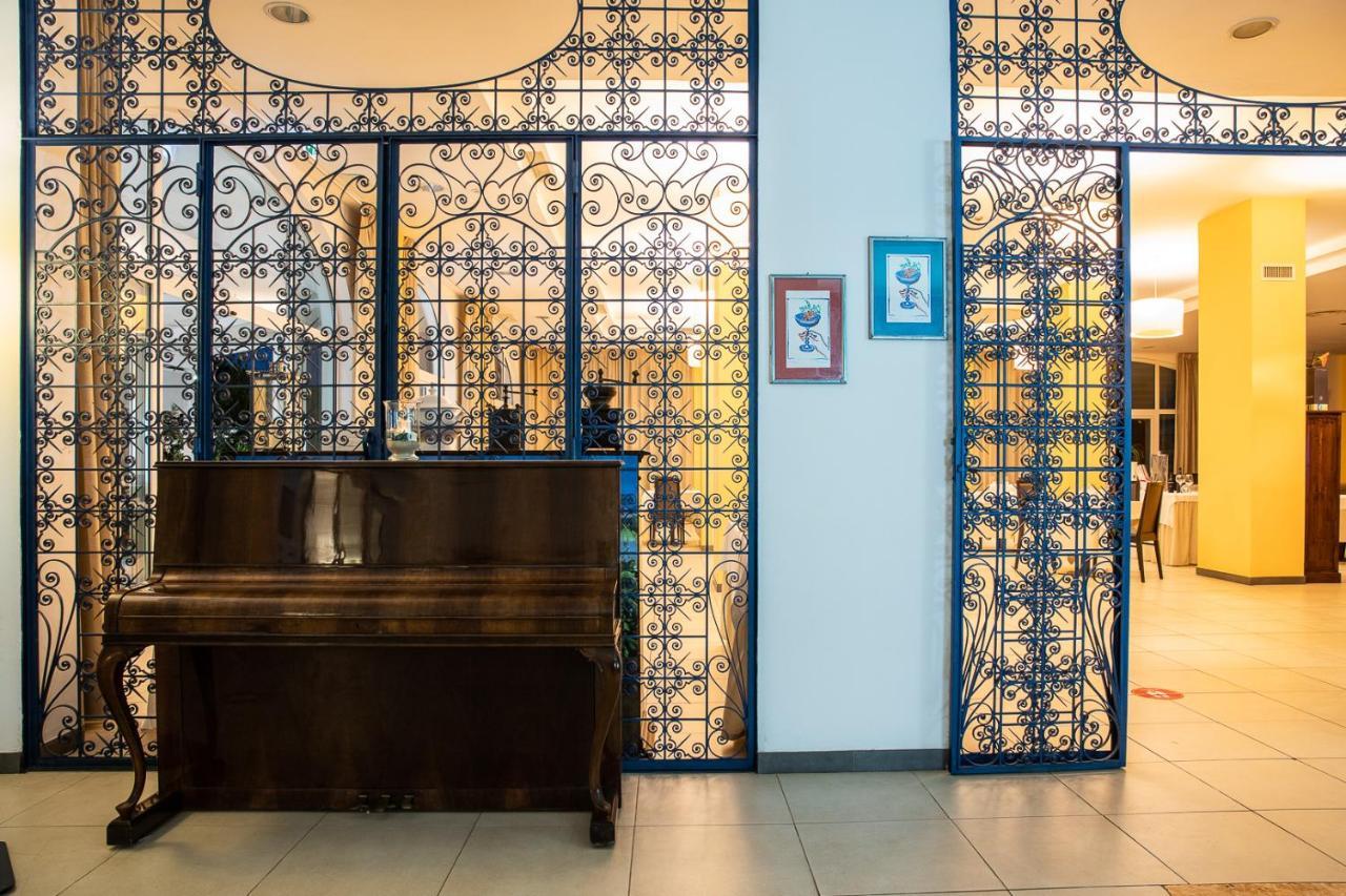 פורטו צ'זראו Club Azzurro Hotel & Resort מראה חיצוני תמונה