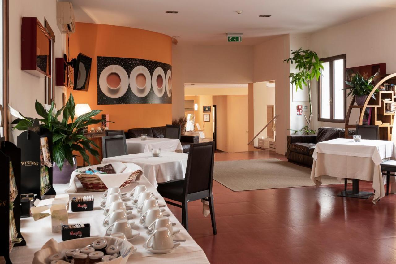 פורטו צ'זראו Club Azzurro Hotel & Resort מראה חיצוני תמונה